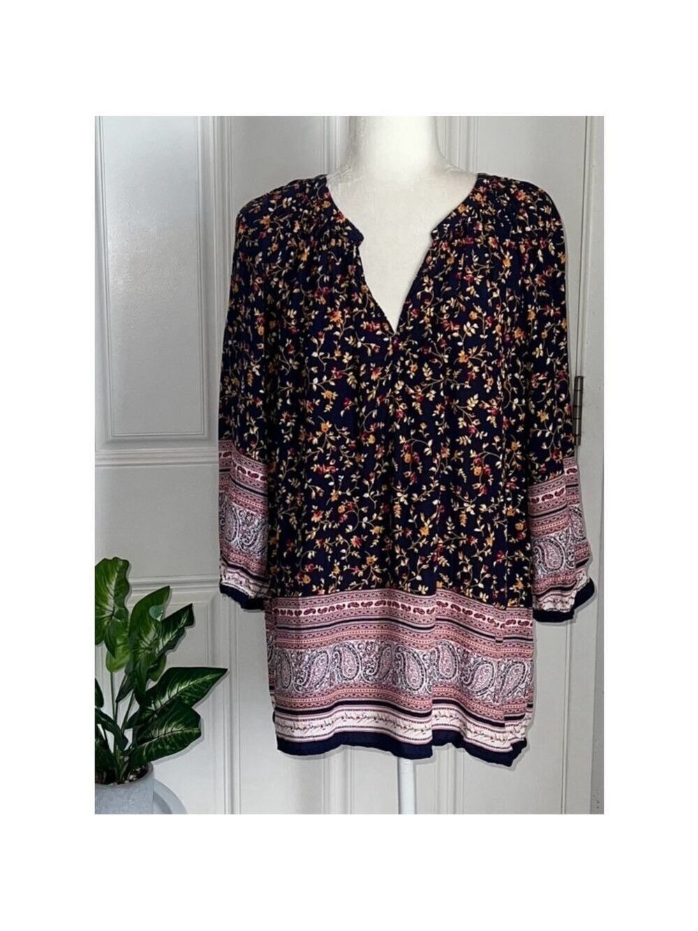 Rose and Thyme Boho Western Floral Paisley Top (1X)